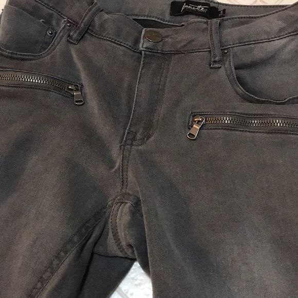 NANETTE LEPORE Faded Gray Wash Skinny Ankle Jeans - Picture 4 of 9